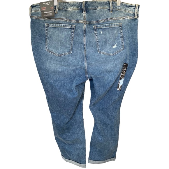 NWT Torrid Boyfriend Straight Vintage Stretch Distressed Jeans Womens 24 Short - Picture 4 of 5